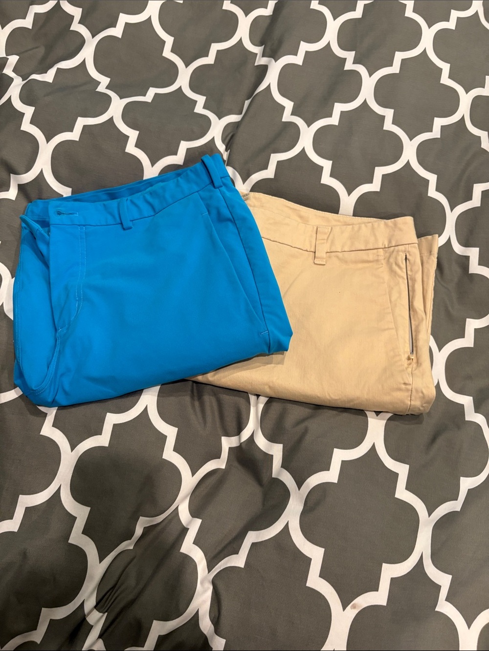 lululemon athletica Men’s Light Beige Flat Front Shorts